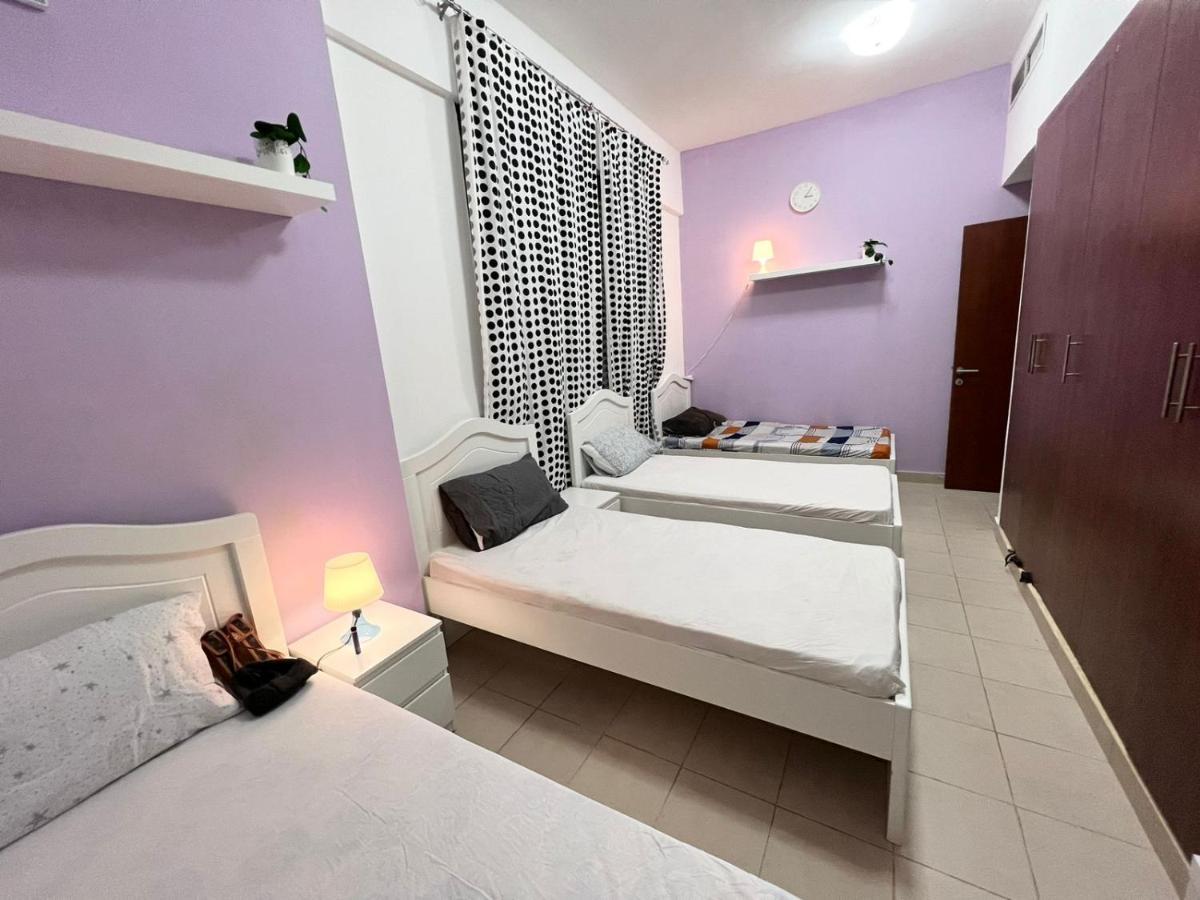 Cozy Budget Bedspace Sharing In Marina Apartment
